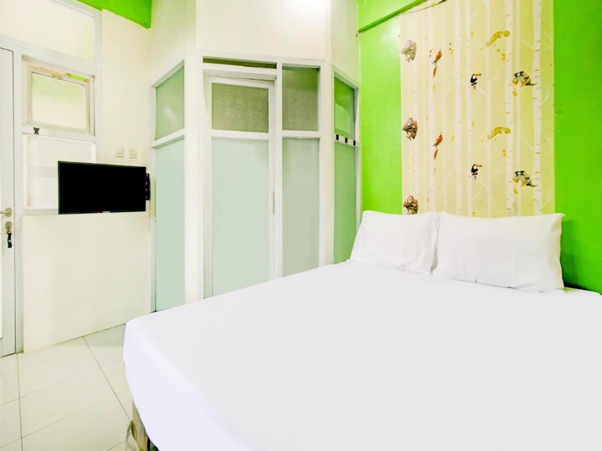 Oyo Life 3103 Opo Homestay & Kost Маланг Экстерьер фото