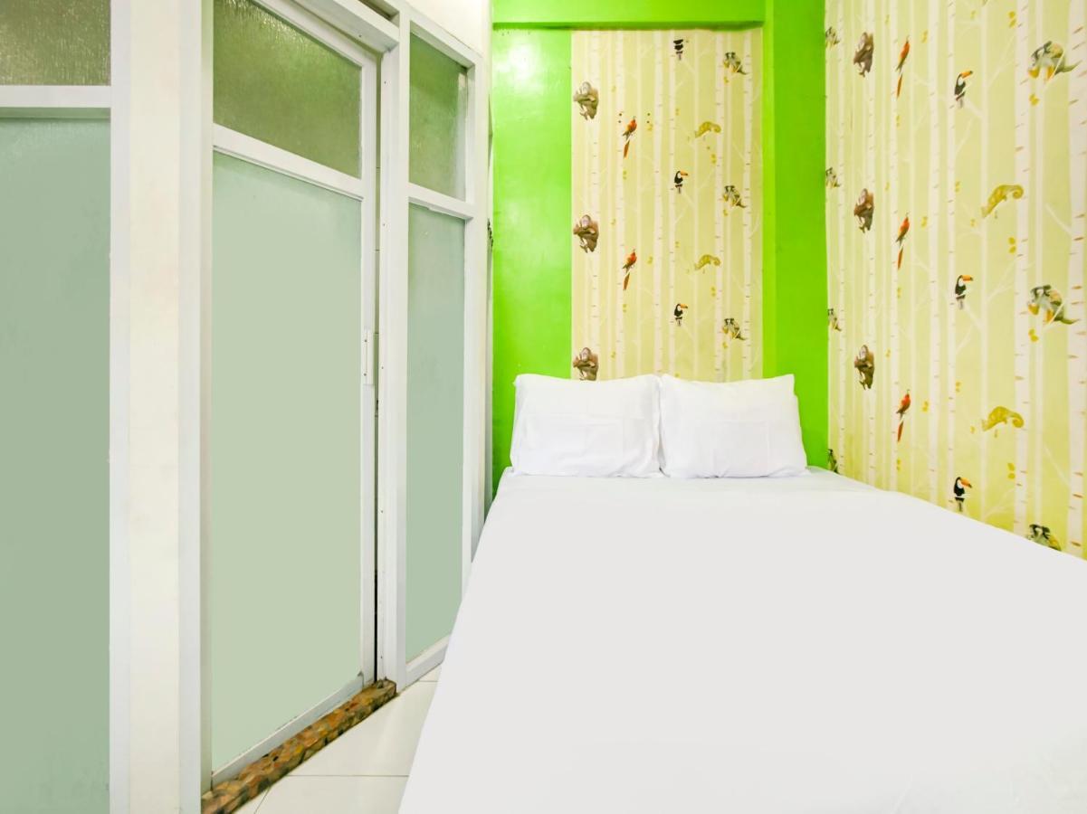 Oyo Life 3103 Opo Homestay & Kost Маланг Экстерьер фото
