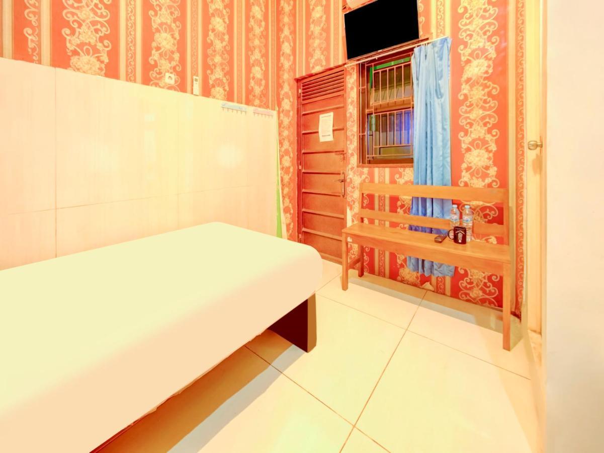 Oyo Life 3103 Opo Homestay & Kost Маланг Экстерьер фото