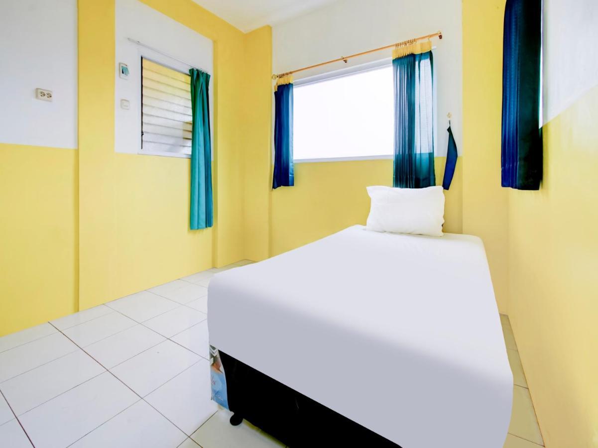 Oyo Life 3103 Opo Homestay & Kost Маланг Экстерьер фото
