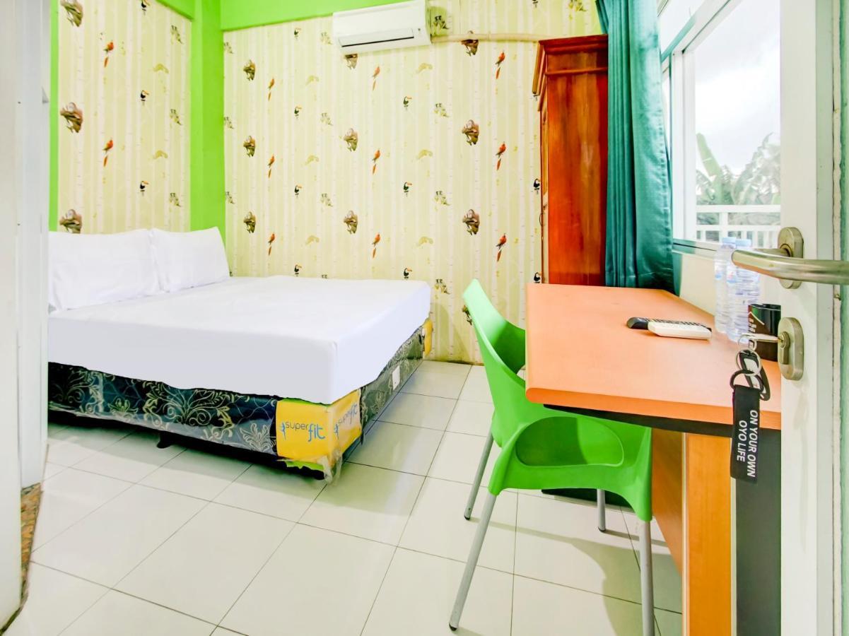 Oyo Life 3103 Opo Homestay & Kost Маланг Экстерьер фото