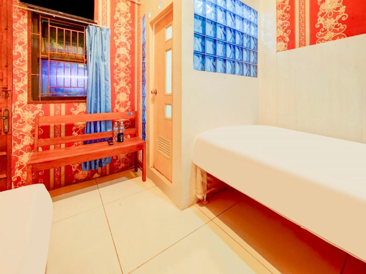 Oyo Life 3103 Opo Homestay & Kost Маланг Экстерьер фото